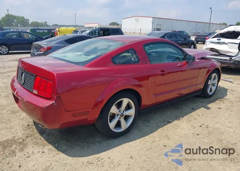 2005 Ford Mustang V6 Deluxe/V6 Premium from USA, damaged, VIN 1ZVFT80N355206237